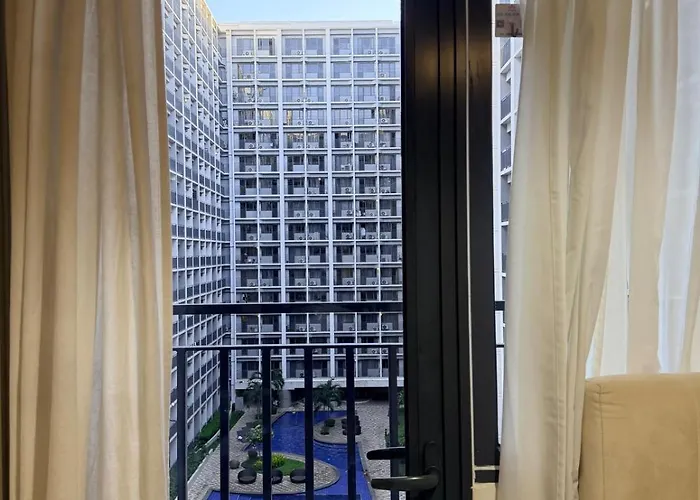 Apartment Modern Staycation Near Moa & Naia With Ps4, Netflix, Wi-fi *