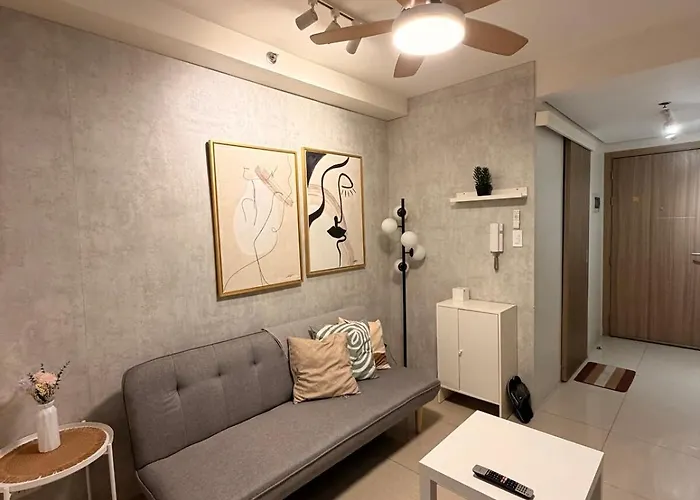 Modern Staycation Near Moa & Naia With Ps4, Netflix, Wi-fi Apartment Manila