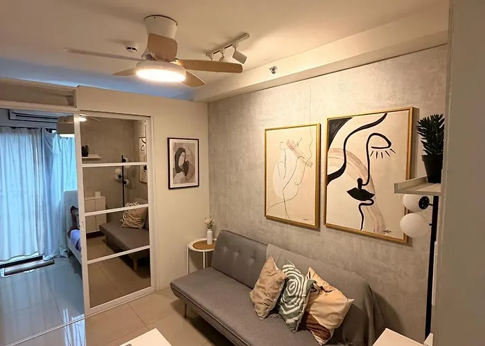Apartment Modern Staycation Near Moa & Naia With Ps4, Netflix, Wi-fi