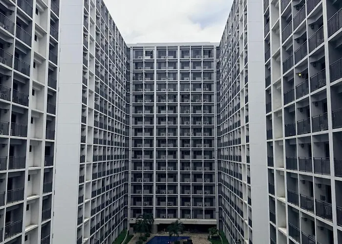 Modern Staycation Near Moa & Naia With Ps4, Netflix, Wi-fi Manila