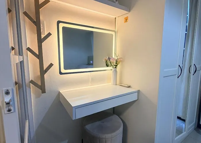 Apartment Modern Staycation Near Moa & Naia With Ps4, Netflix, Wi-fi