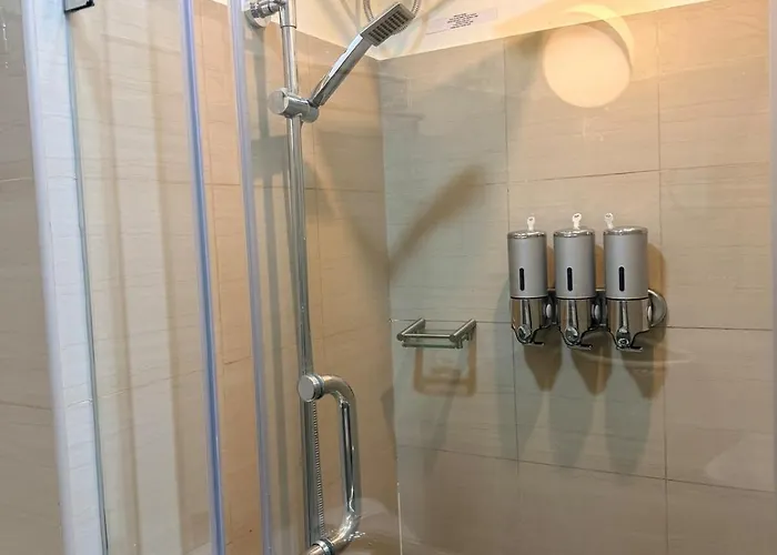 Modern Staycation Near Moa & Naia With Ps4, Netflix, Wi-fi