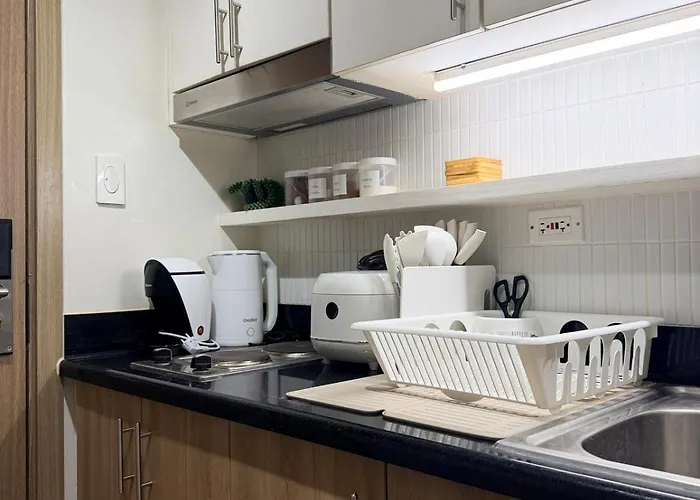 Modern Staycation Near Moa & Naia With Ps4, Netflix, Wi-fi Apartment Manila