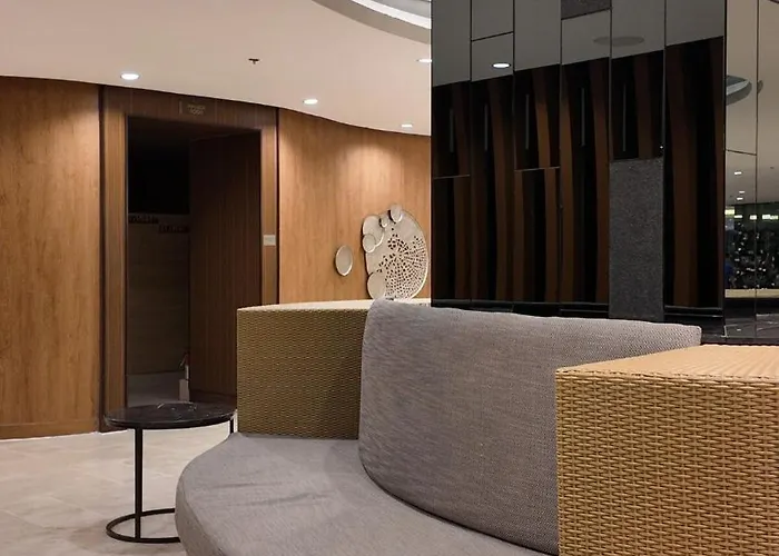 Apartment Modern Staycation Near Moa & Naia With Ps4, Netflix, Wi-fi